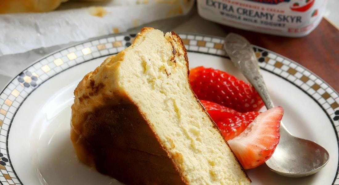 Extra Creamy Strawberries & Cream Burnt Basque Cheesecake